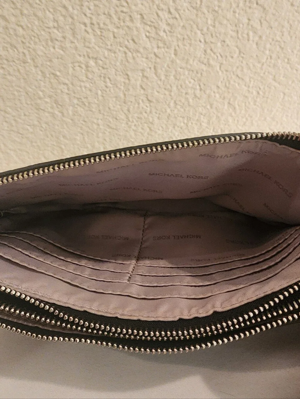 MICHAEL Michael Kors Bedford Large Double-Zip Wristlet   Black/Grey